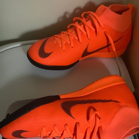 new Orange Nike MercurialX - Picture 2 of 4